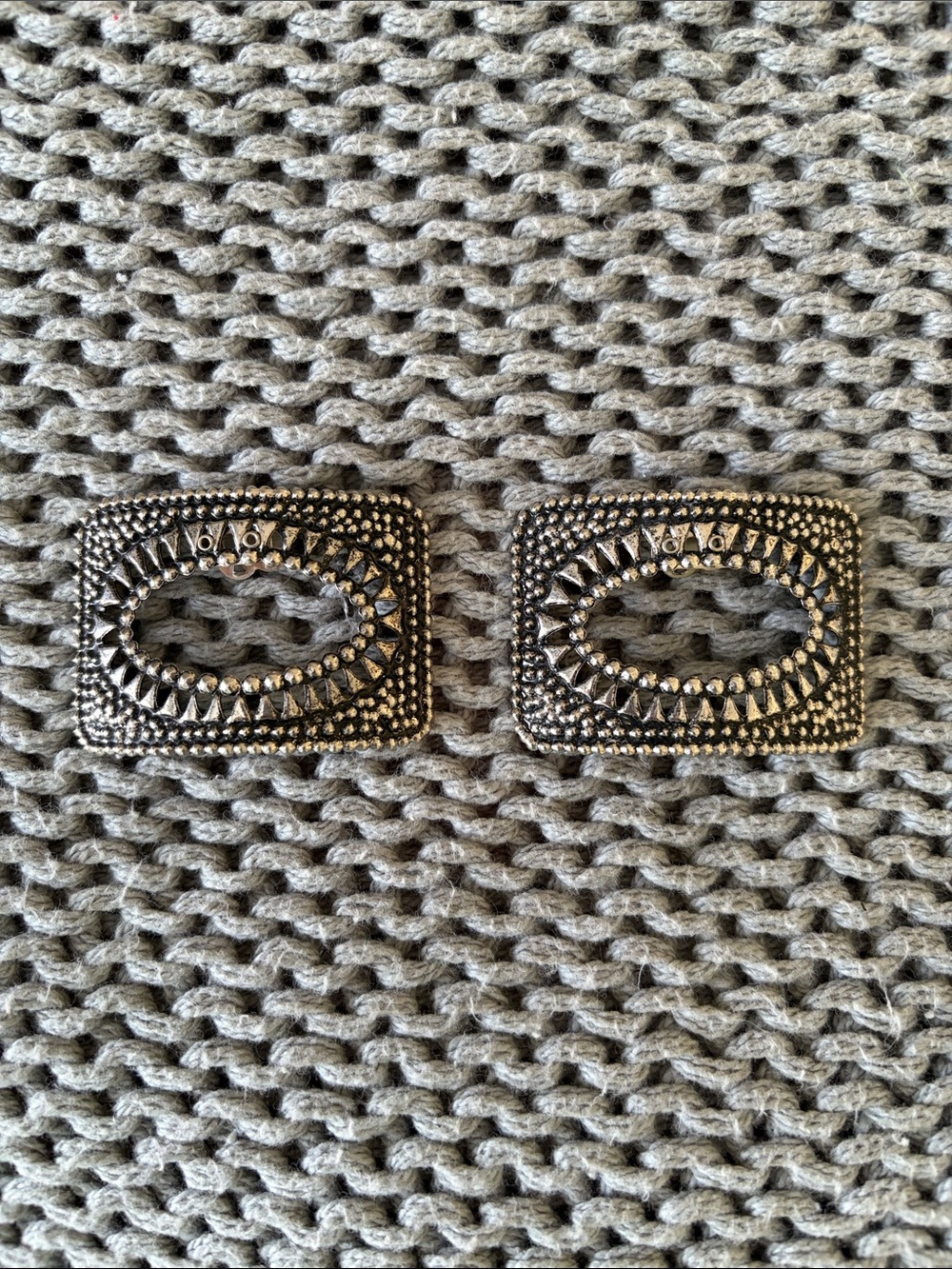 Vintage-Inspired Silver-Tone Decorative Shoe Clips - Women Accessories